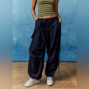 Urban Outfitters BDG Strappy Denim Cargo Jeans High Waist Relaxed Fit Size M
